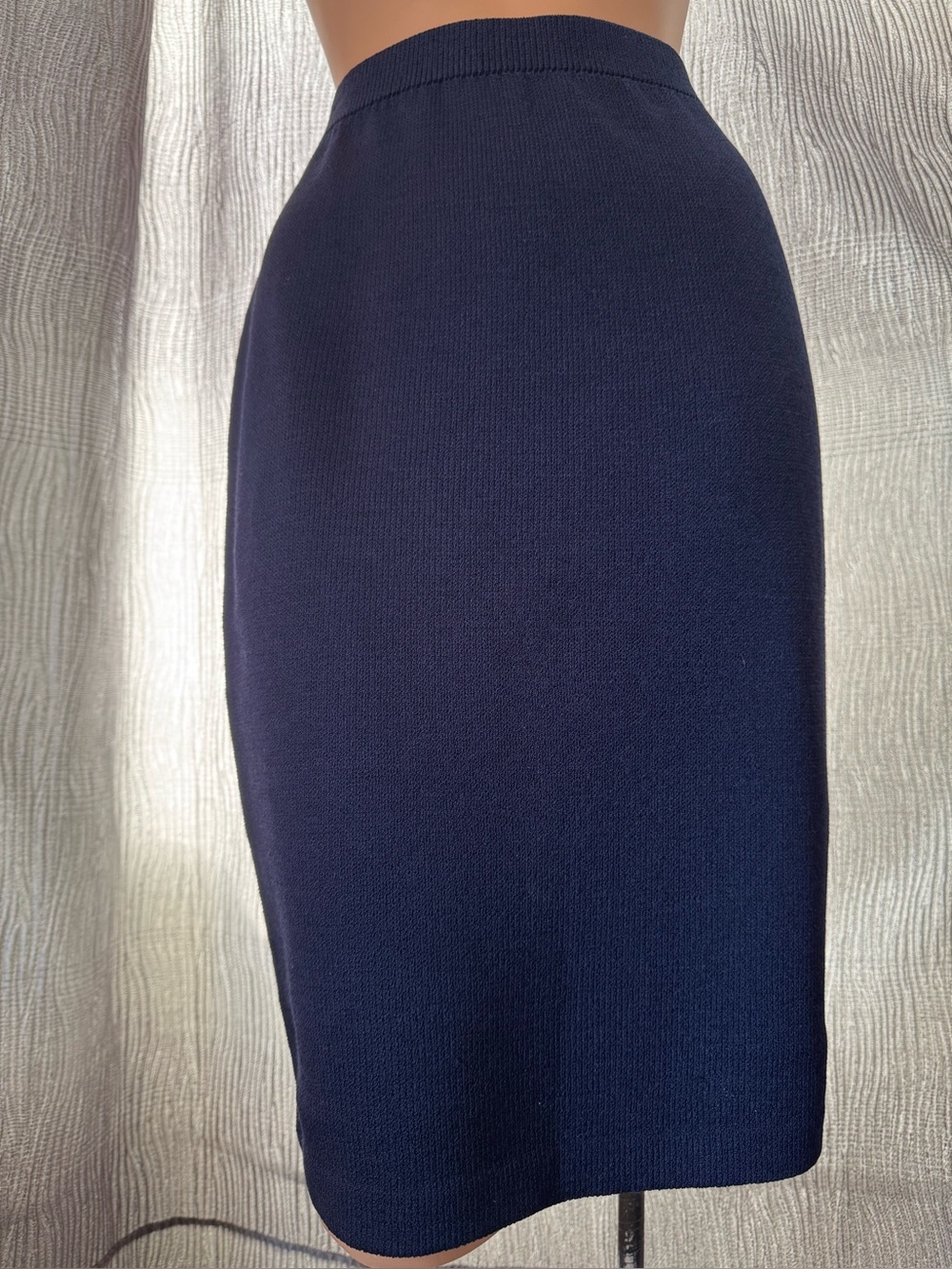 ST JOHN Basics Classic Navy Santana Knit Pencil Skirt  Size 4